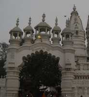 Get 500 off on 999 on Home decor, lamps, etc.