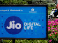 Jio monsoon Hungama offer new terms and new plans launched